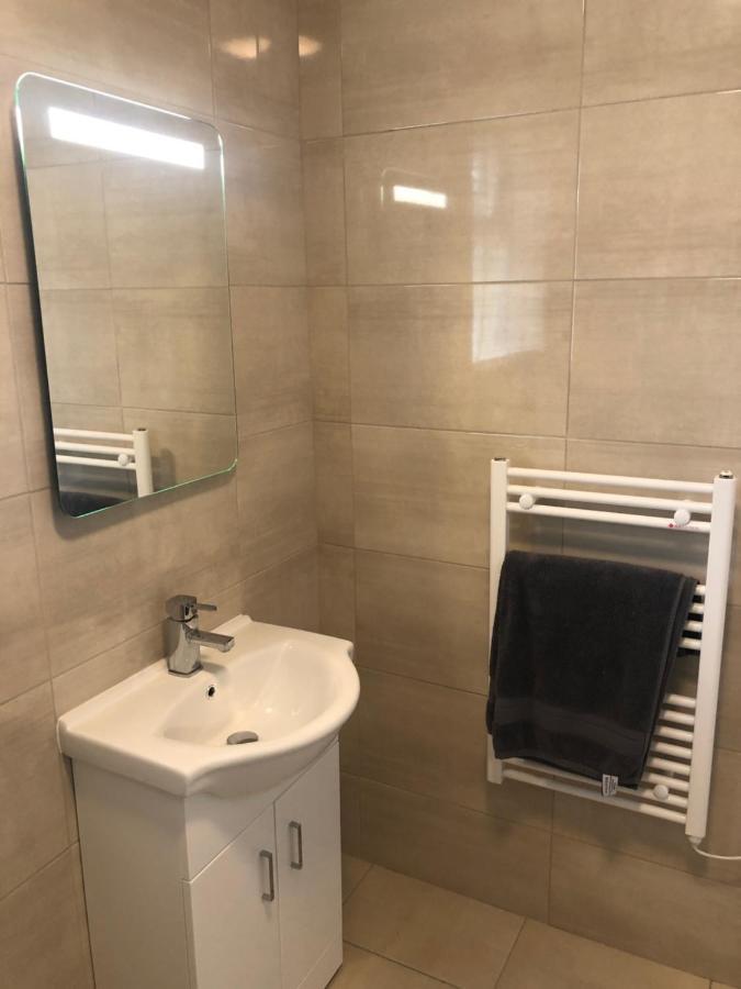 Cheerful 4 Bedroom Town House With Bbq, Galway Dış mekan fotoğraf