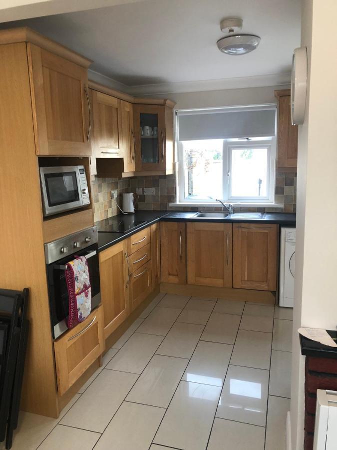 Cheerful 4 Bedroom Town House With Bbq, Galway Dış mekan fotoğraf